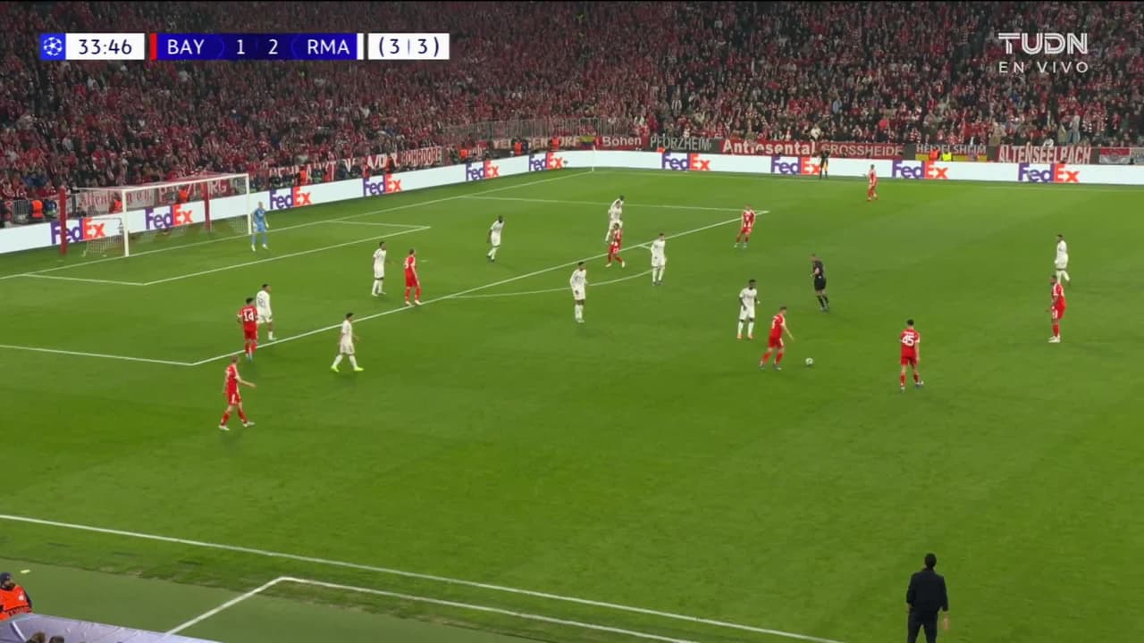 ¡TIRO ATAJADO! disparo por Serge Gnabry.