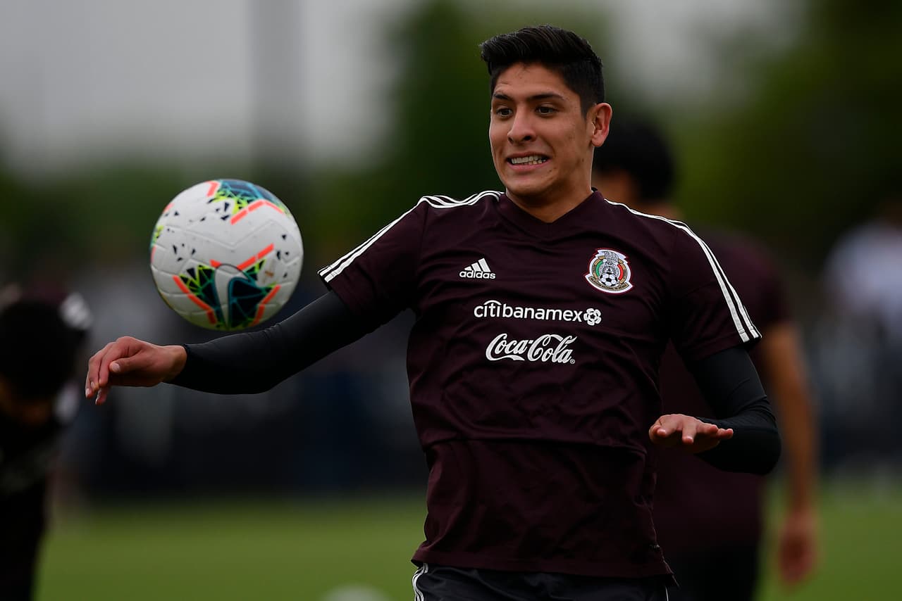 Edson Álvarez no regresaría al América, toda vez que el Ajax de Holanda espera concretar la salida de Matthijs de Light para contratar al mexicano.