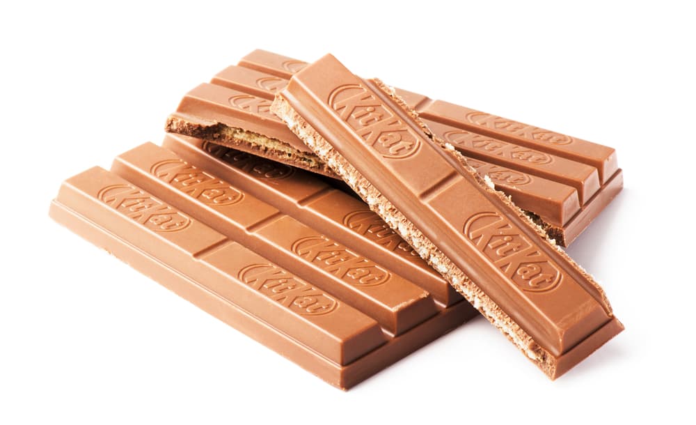 <b>LIBRA</b>
<br>Ellos siempre muy balanceados, quizá prefieran algo para compartir en partes iguales. ¿Qué tal una barra de chocolate tipo Kit Kat, Take Two o Twix? Son las ideales para partir en dos, tres, cuatro pedacitos y compartirlas con su pareja, amigo, familia, etc.