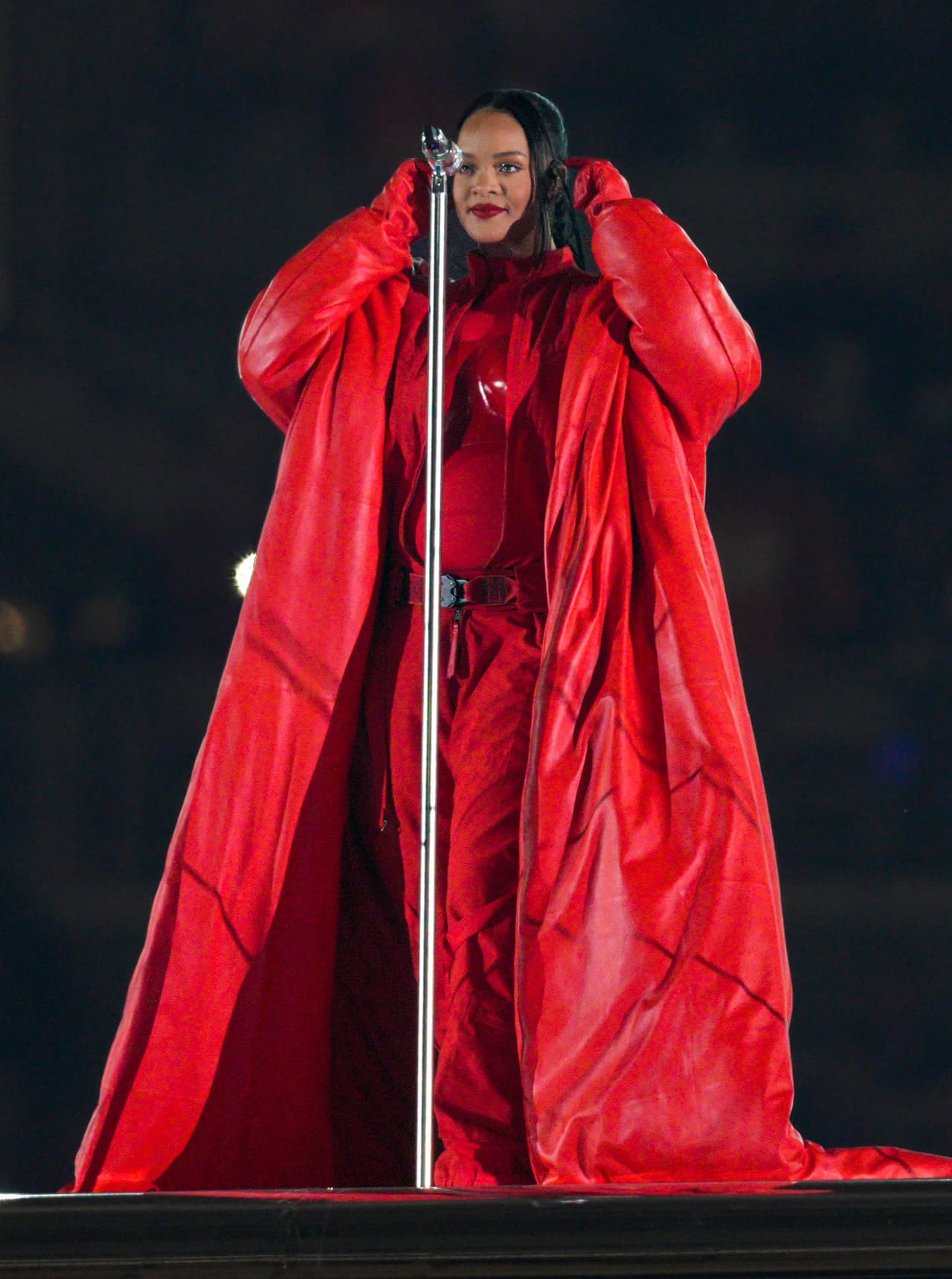 "
<b>Cuando te conviertes en madre</b>, algo pasa que sientes que puedes hacer cualquier cosa", dijo en una rueda de prensa en la que estuvo sentada y no se pudo apreciar que volviera a estar embarazada.
<br>