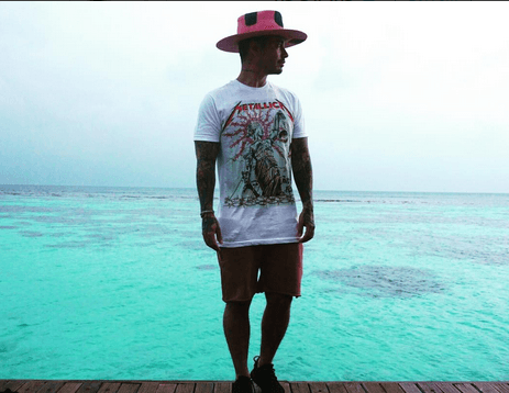 Durante aquella presentación, J Balvin afirmó: "yo sé que a Dios le gusta el reggaeton, sino no estuvieran pasando todas estas bendiciones que estamos viviendo hoy en día, no solo yo, sino también mis colegas Nicky Jam, Maluma, Daddy Yankee, Yandel y Farruko".