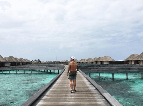 El cantante se está dando la vida que nunca soñó poder darse y se fue de vacaciones a un resort súper exclusivo en las Islas Maldivas.