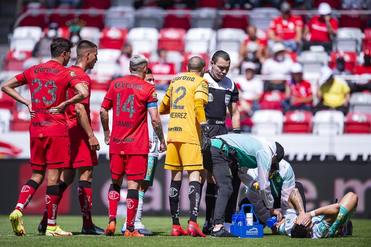 Toluca y León dejan las artillerías en casa y se conforman con empate 0-0.