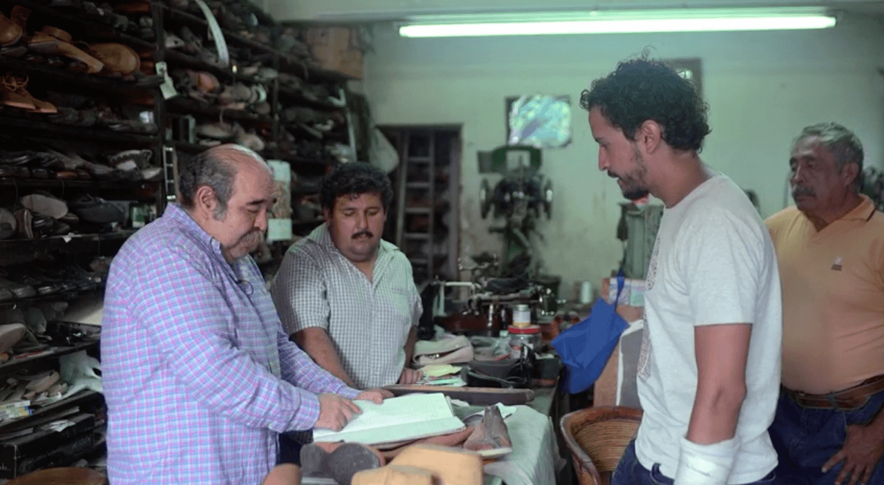 Como en la película, Ezequiel Méndez y su familia viven en el mismo lugar donde trabajan, la familia de Ezequiel es también numerosa como los Rivera.