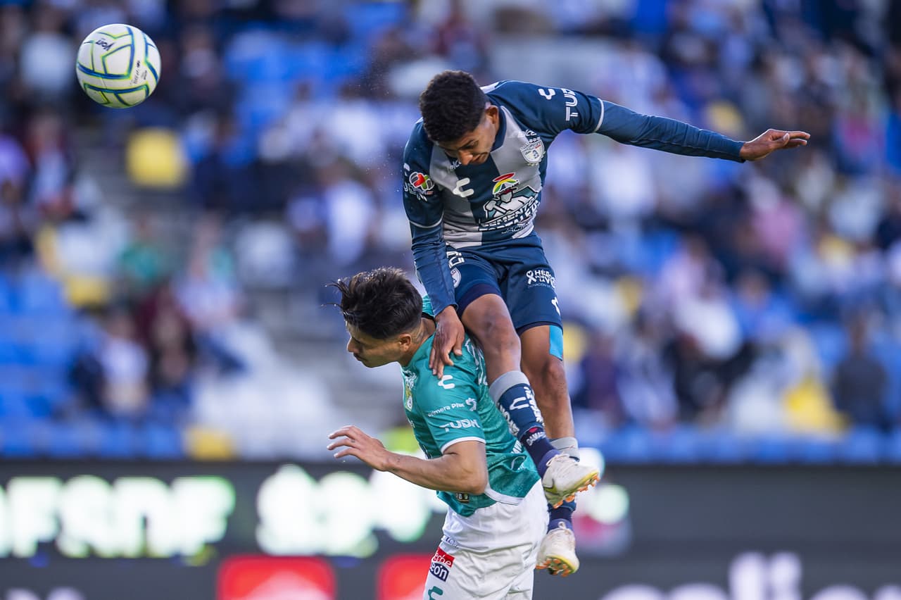 Con gol de último minuto el Pachuca derrotó al León en un encuentro que representó el debut de la 'Chofis' López con los Tuzos.