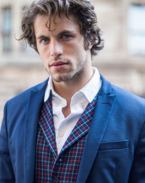 En 2015, el joven actuó en la película 'El Clan', premiada en el Festival de Cannes y participó en un popular concurso de talentos en Argentina.