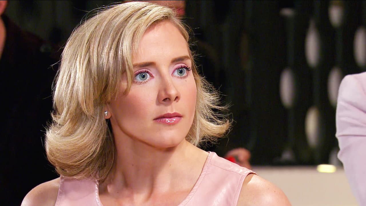 ¡Qué mala suerte Rocío! Francis quiere arruinar el desfile de modas.