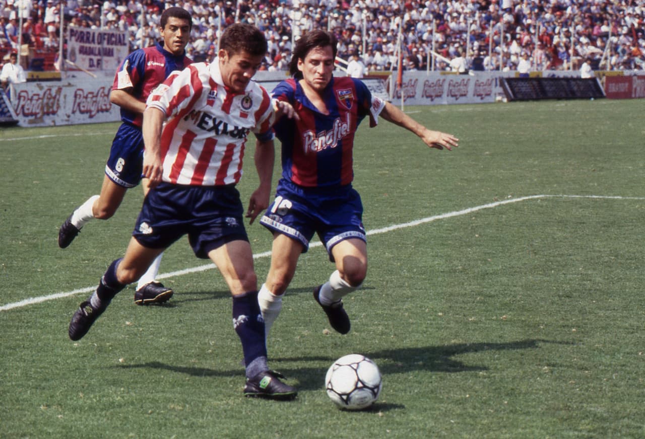 Pero en las Chivas es uno de los ídolos más queridos por la afición.
