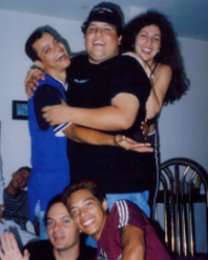 Este conductor ha cambiado mucho físicamente, pero en el interior sigue siendo ese jovencito divertido y lleno de amor.