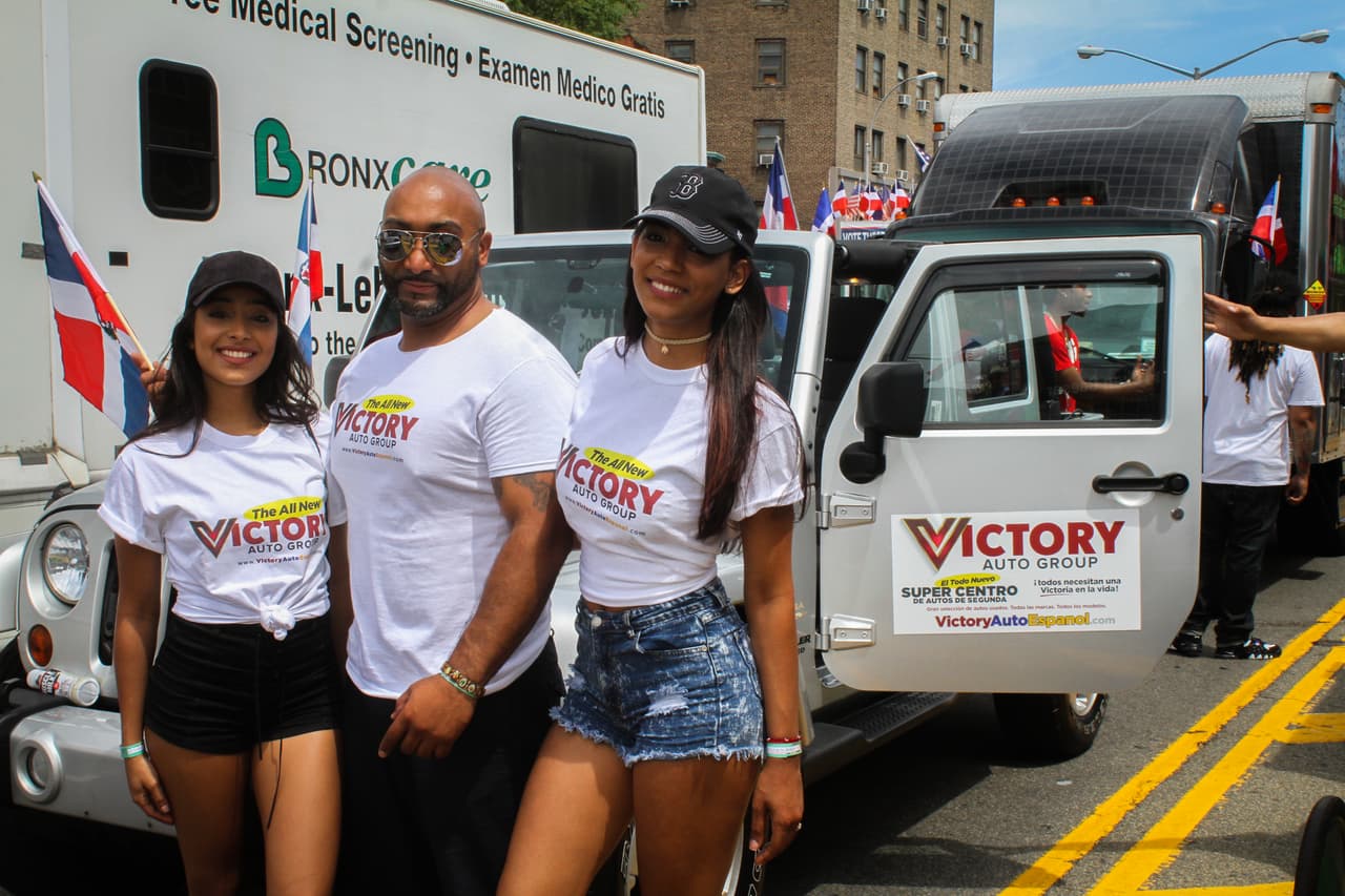 La música, la alegría y el orgullo dominicano fueron los protagonistas del vigésimo séptimo Desfile Dominicano en el Bronx.