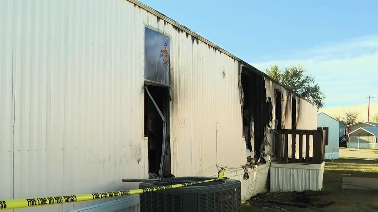 Cinco miembros de una familia quedan atrapados en incendio en Lewisville: una mujer murió