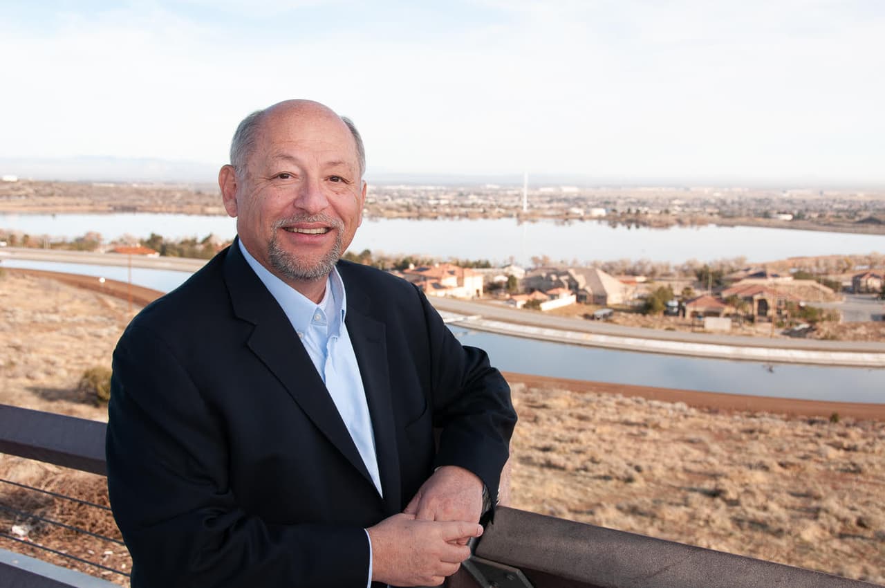 David Lozano, abogado, tiene el séptimo lugar en recaudaciones.