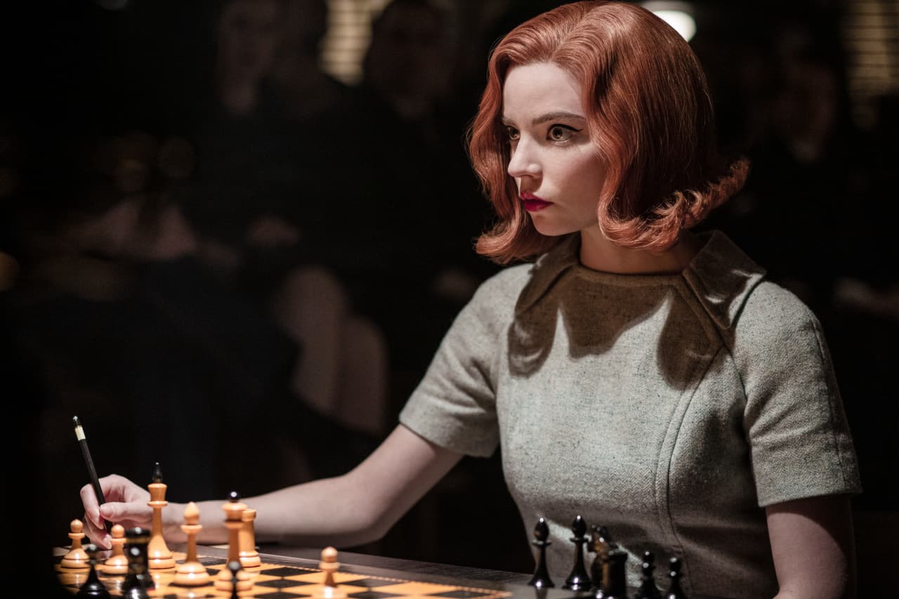 <b>‘The Queen’s Gambit’</b>, la historia ficticia de la ajedrecista Beth Harmon interpretada por Anya Taylor-Joy, fue una de las series de Netflix más aclamadas de 2021, consiguiendo nominaciones en los premios Emmy y Golden Globes.