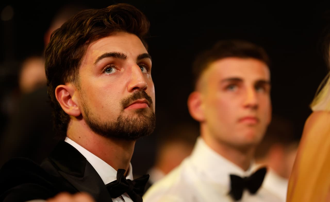 Llévate a tu hermanito o no vas.