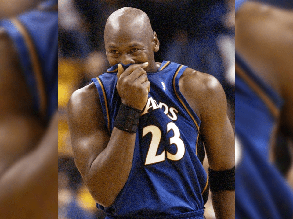 Fue llamado a la banca aún con un minuto por delante, sin embargo, la ovación era tan grande que tuvieron que esperar a que se tranquilizara el estadio para seguir con el partido.