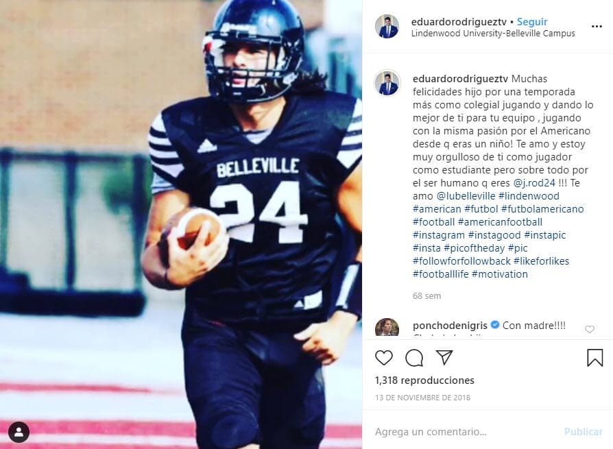 "
<b>Mi hijo el grande no pudo estar en los funerales </b>porque estaba en una etapa de exámenes complicados en la universidad, él tiene una 
<b>beca muy importante por el fútbol americano</b> porque juega para una universidad en Estados Unidos", explicó la actriz de 'Atrévete a soñar' a la periodista Mara Patricia Castañeda. 
<br>