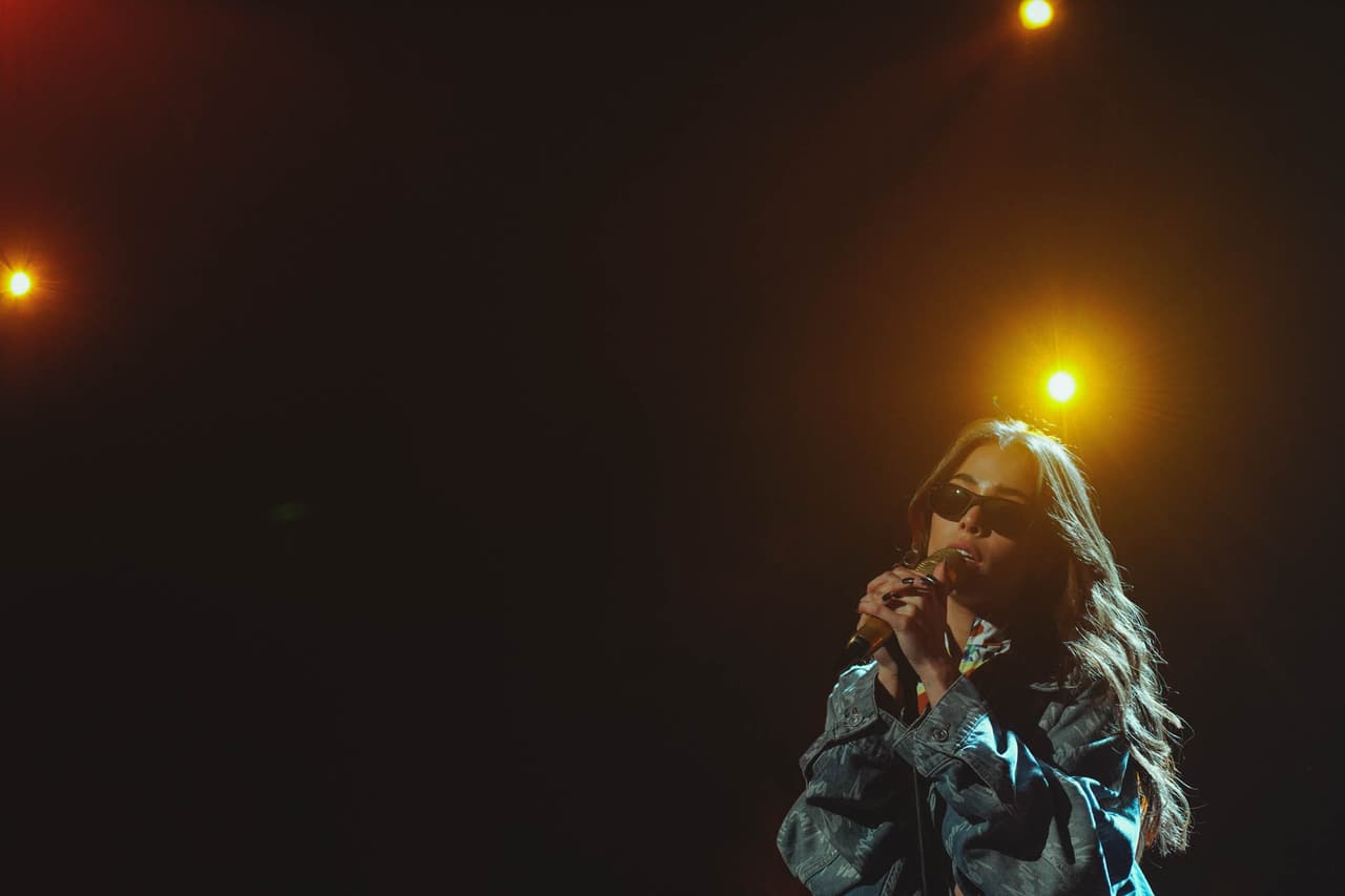 Danna Paola ensayó en el segundo día la canción que interpretará en su performance de la noche.