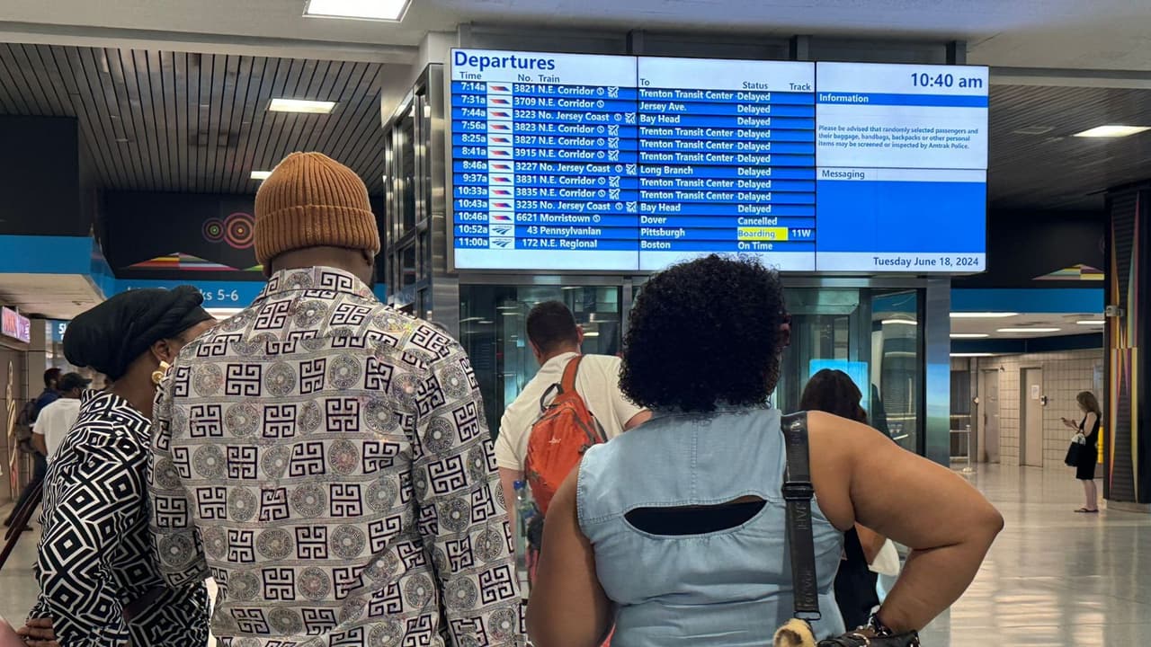 Reportan retrasos de hasta 90 minutos en tren por suspensión de servicio en Penn Station