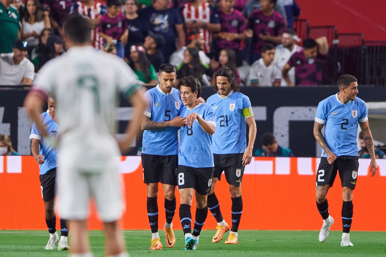 La selección mexicana tuvo uno de sus partidos más oscuros en la era del ‘Tata’ Martino y con doble de Edinson Cavani, Uruguay le pasó por encima a un Tri, que generó dudas, incertidumbre y preocupación a menos de 6 meses de Qatar 2022.