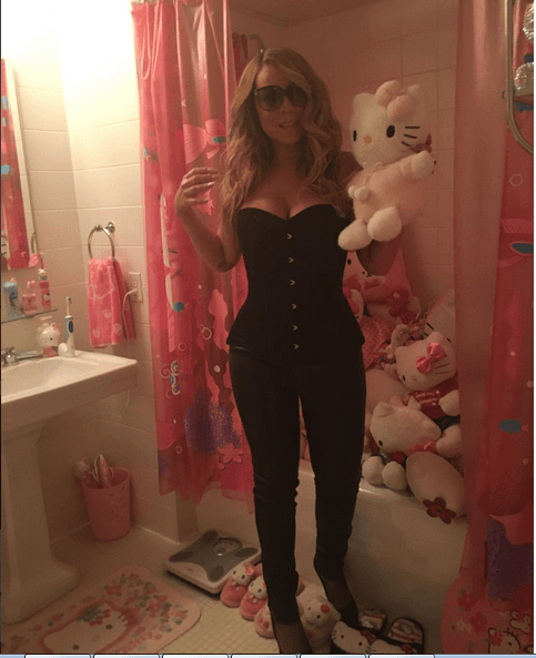 No queda duda que a Mariah le gusta el personaje de Kitty.