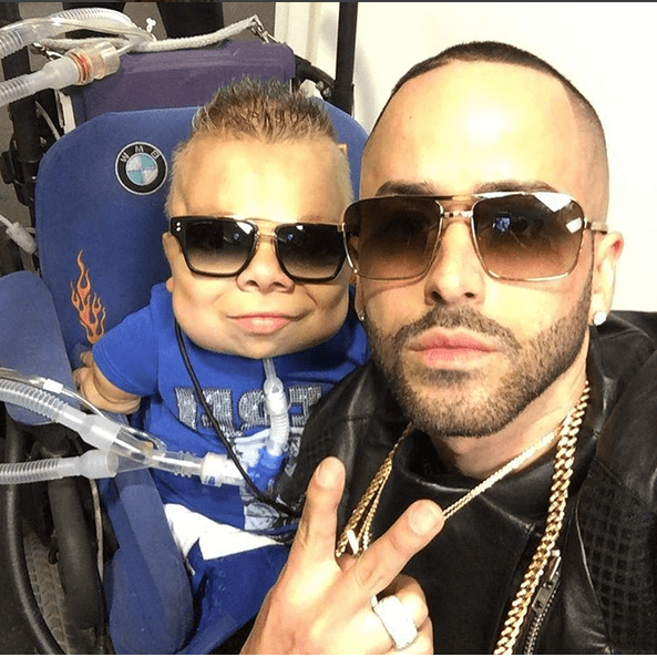 Otro corazón gigante en Teleton USA, fue el de Yandel que no dejó pasar la oportunidad de compartir esta foto con su gran amigo.