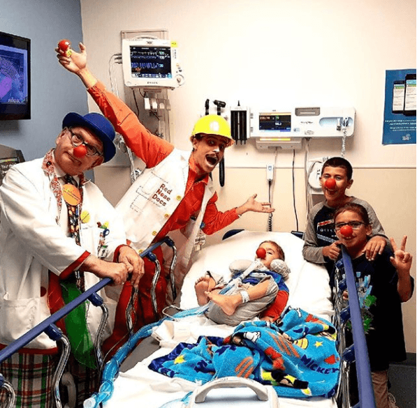 Asimismo, las obras benéficas de Bethenny han ido más allá. Así lo constató con sus seguidores a través de esta instántea donde detalla que gracias a la ayuda de B Strong, Kemul, de tres años, fue rescatado y fue llevado a Miami, donde recibió la ayuda médica necesaria para seguir con vida.