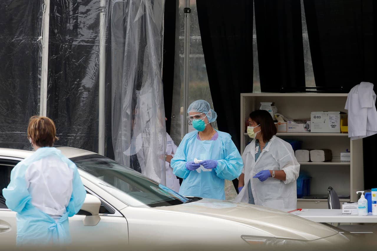 La Bahía de San Francisco se convirtió en la primera región de Estados Unidos en emitir un “toque de queda” limitado para prevenir la propagación del coronavirus, el cual afectará a unos 7 millones de residentes en siete condados del norte de California.