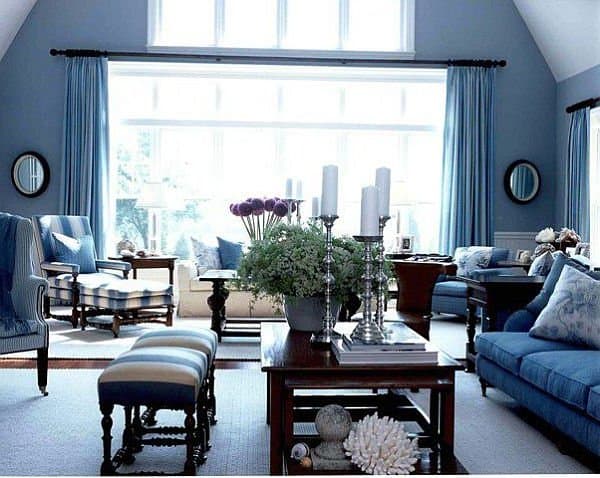 Azul celeste con muebles en tonos oscuros le darán un ambiente de elegancia y muy sofisticado, sin duda una gran elección.