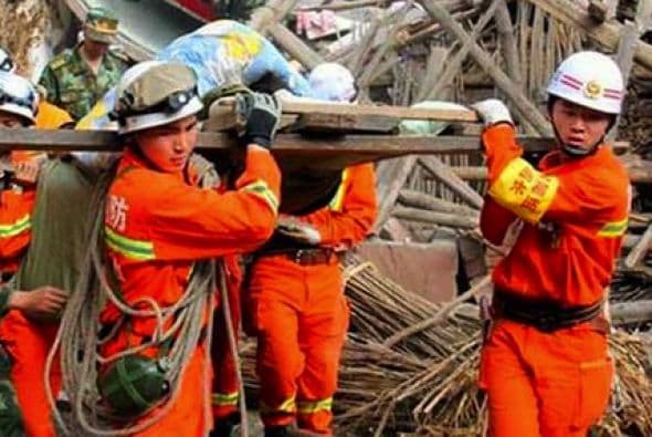 Unos 7,000 efectivos participan en las labores de rescate.
