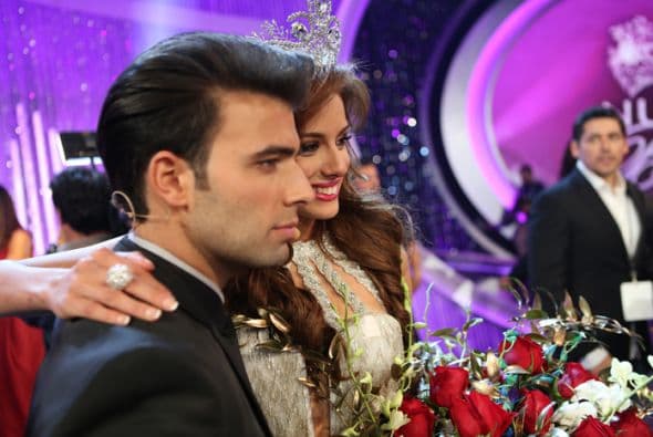 La boricua se despide de su reinado, pero para que no la olvides, aquí puedes revivir foto a foto todo lo que pasó el día que se coronó como Nuestra Belleza Latina 2014.