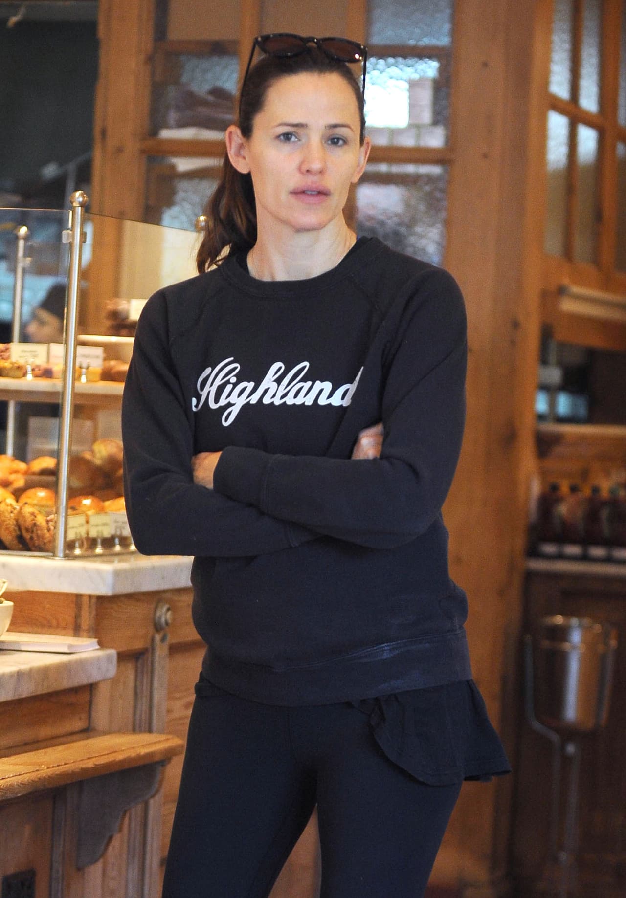 De inmediato se asomó con cara de pocos amigos.