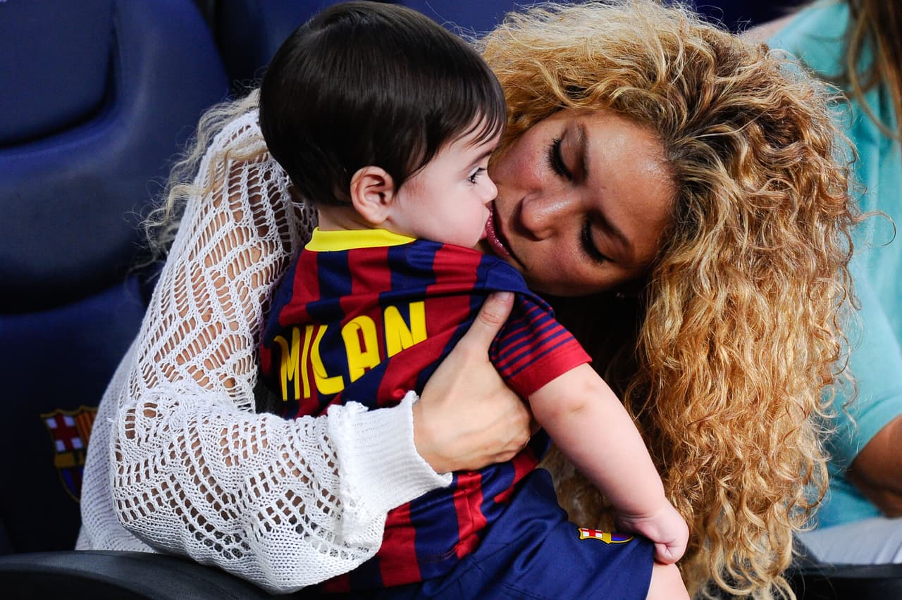 El hijo mayor de 
<b>Shakira</b> y 
<b>Piqué</b> es todo un experto en robar cámara y nos derrite con su ternura.