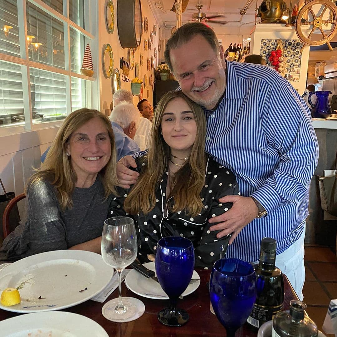 La ocasión fue especial para El Gordo y su esposa Millie, por lo que decidieron consentir a Mia.