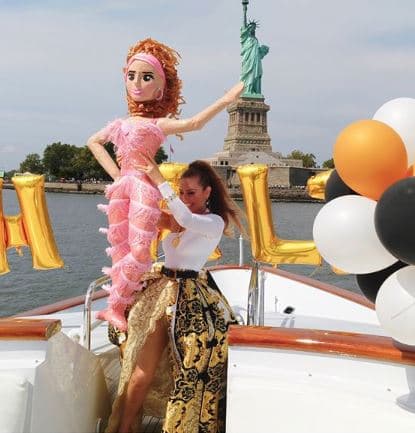 "[...] ¡Globos, mar, pastel y la familia más amorosa del mundo! ¡Además del amor que todos ustedes me han dado en este día! [...]", escribió la esposa de Tommy Mottola.