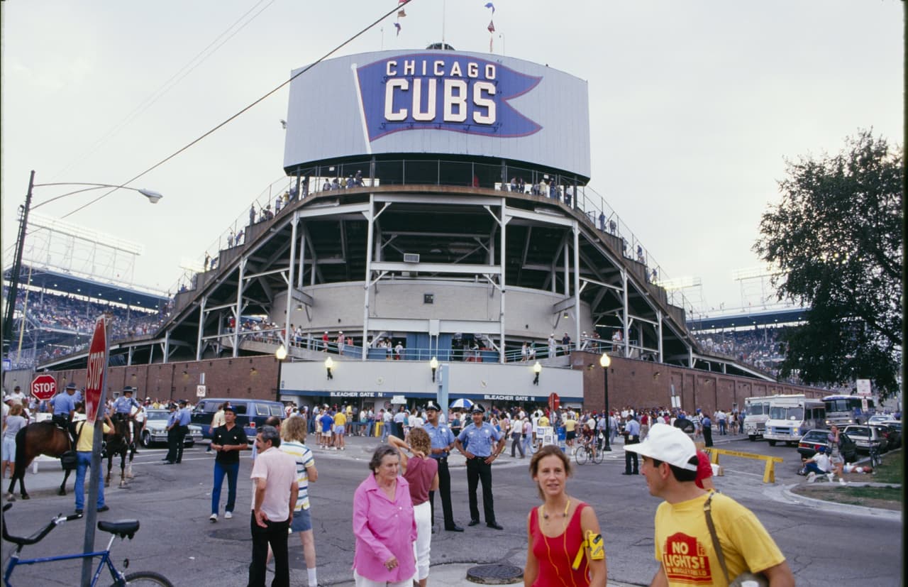 El duelo del 8 de agosto de 1988 levantó una gran expectativa. El rival esa noche fueron los Filis de Filadelfia, equipo con el que se tenía en la época una rivalidad algo agria.