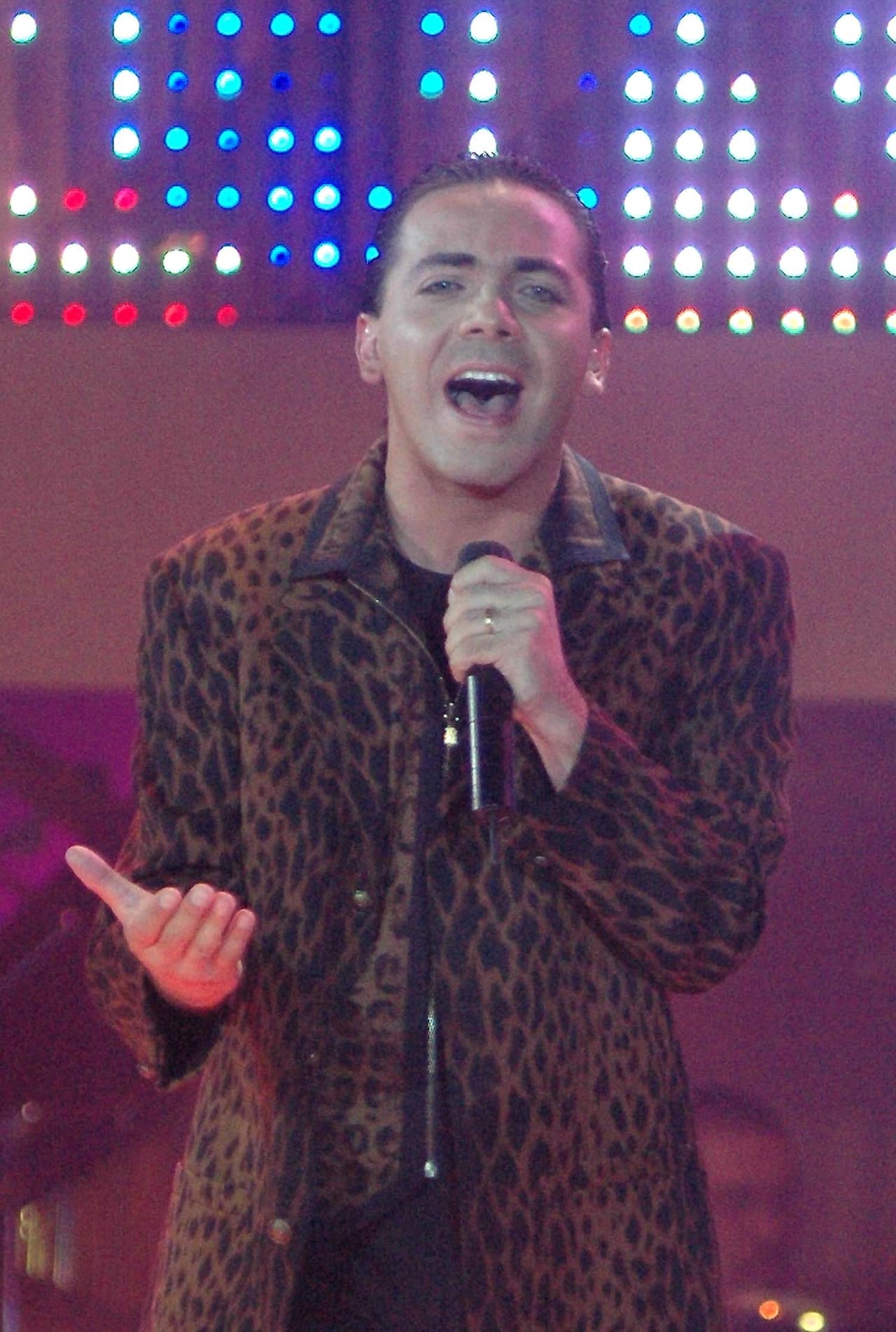 Todos sentimos la presencia del hijo de Verónica Castro, pero principalmente ella, pues recordó a su "gallito feliz" a la hora de calificar al cantante de 'Sarilú y sus bombas'.