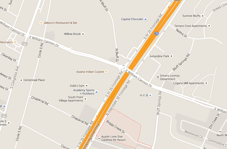 Policía busca a víctima de lanzamiento de pipa desde puente sobre la I-35