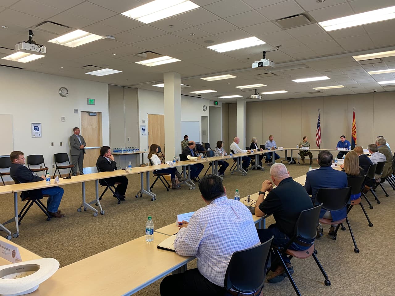 Según estadísticas de la Patrulla Fronteriza más de 170 mil inmigrantes han pedido asilo, de los cuales más de 19,000 fueron menores no acompañados, lo que tiene saturada.
<br>