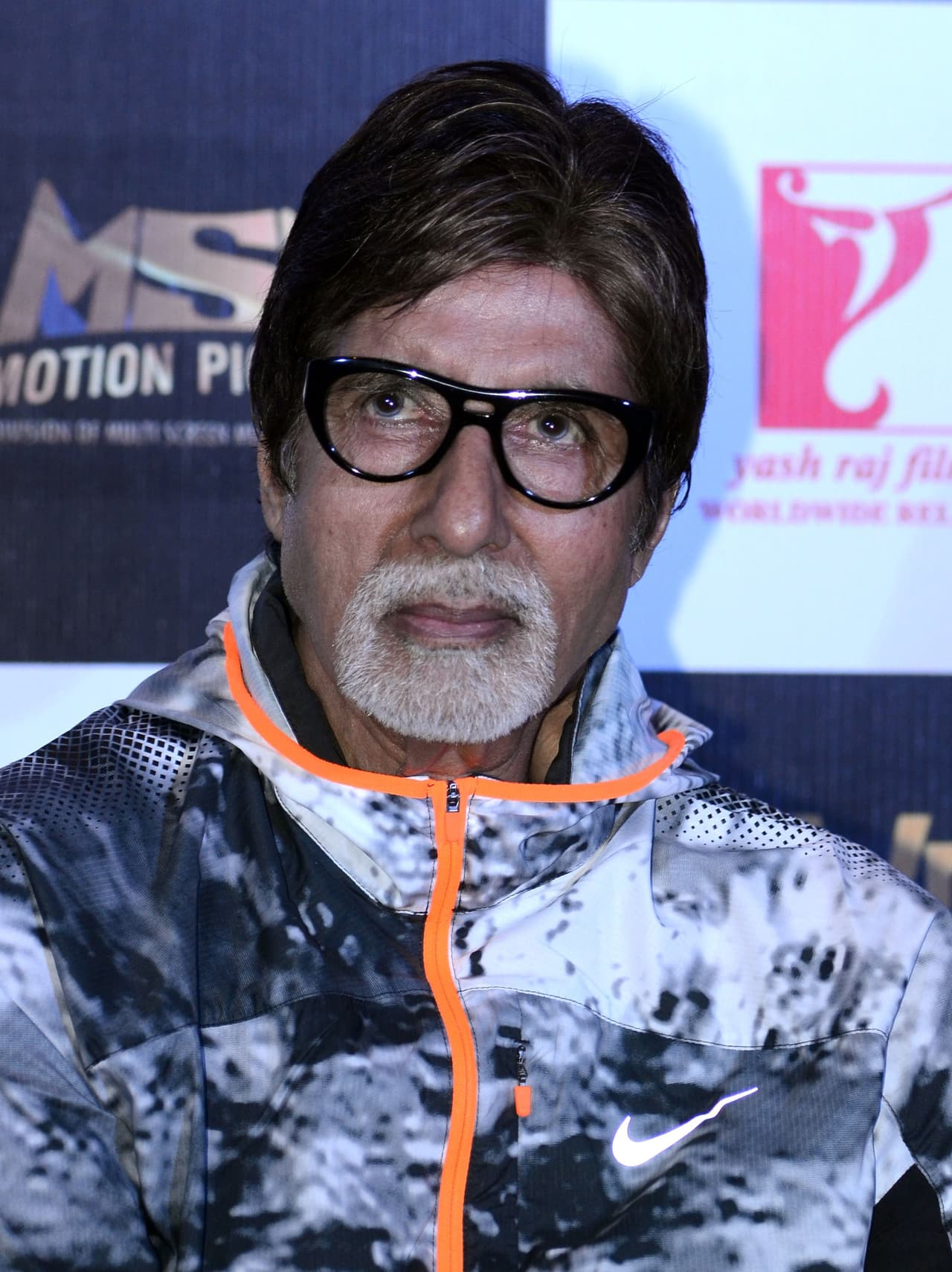 Amitabh ha hecho más de 150 cintas en sus 50 años de carrera y también conduce "Who Wants To Be A Millionaire?"