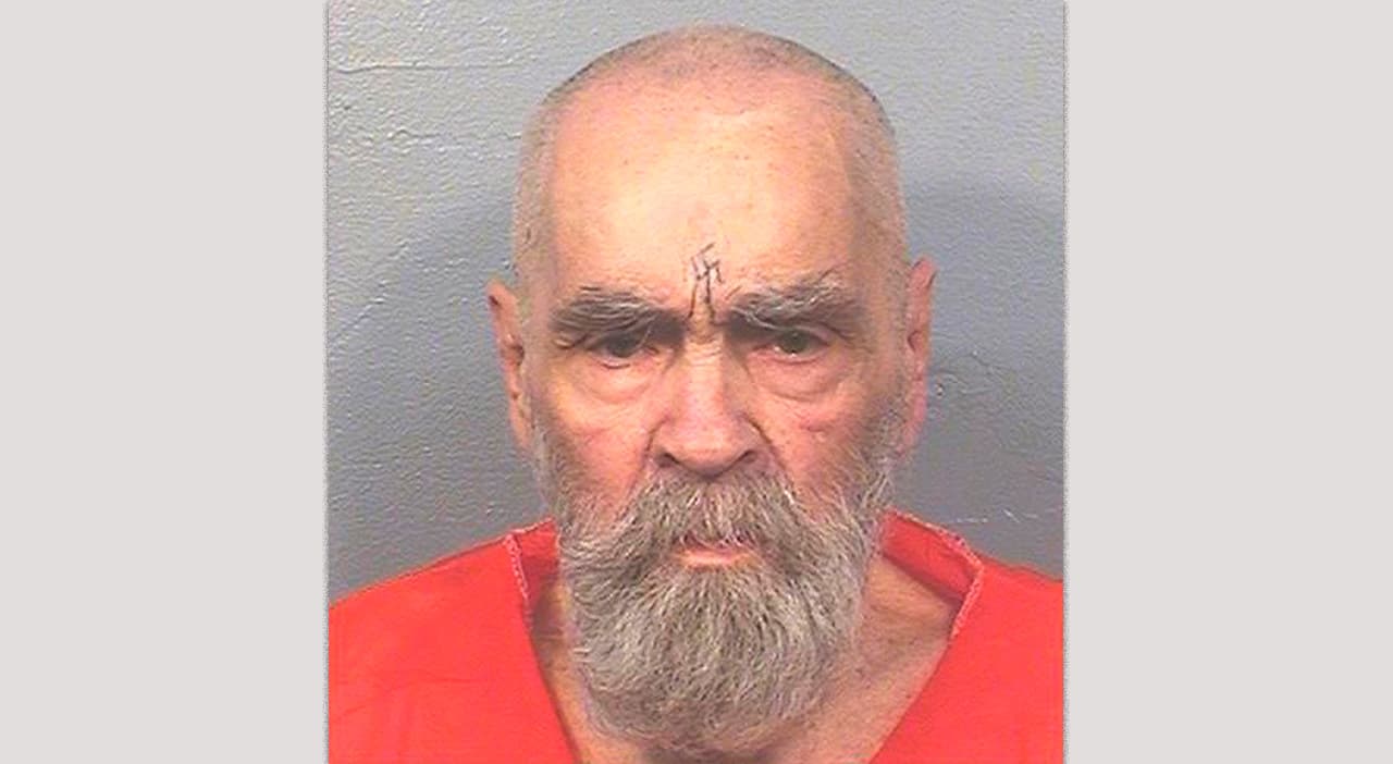 El asesino serial Charles Manson "sigue vivo", aclaran las autoridades en California