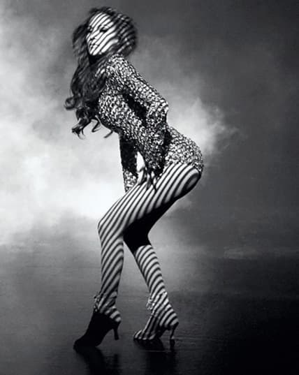 Sus bailes son de lo mejor, y con esos diminutos atuendos se roba todas las miradas, y también los suspiros.