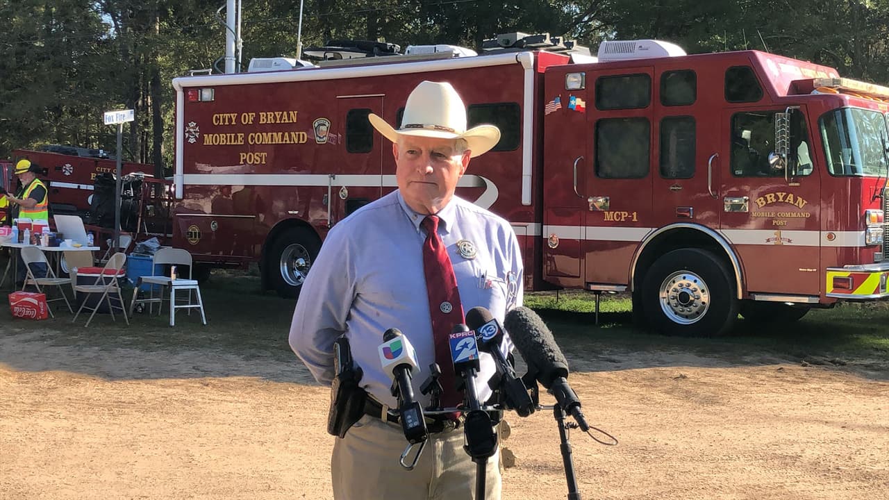 El alguacil del 
<b><a href="https://www.facebook.com/grimescountyso" target="_blank">condado Grimes</a></b>, Don Sowell, agradeció a todos los agentes, voluntarios, medios de comunicación y a la comunidad por el esfuerzo que pusieron en poder encontrar a Christopher.