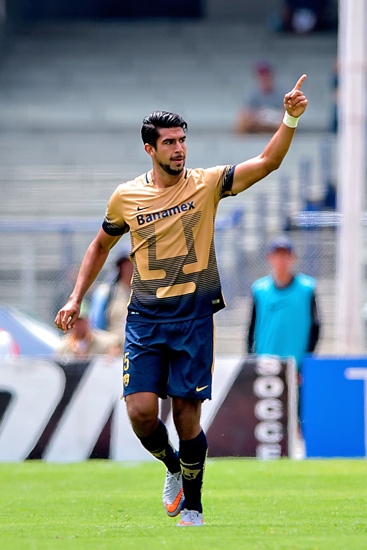 Será clave la concentración de Herrera a lo largo de la serie en particular luego de que Jorge Vergara, el dueño de Chivas, anunciara pública e inoportunamente que quieren se una a Guadalajara a partir de la siguiente temporada.