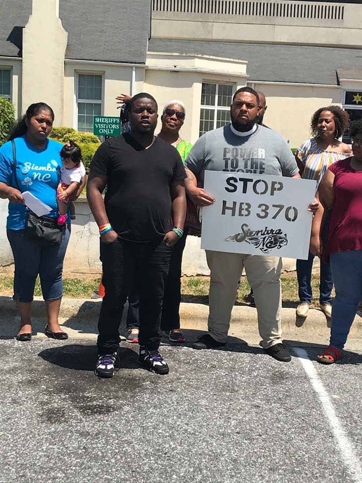 En imágenes: Hispanos y afroamericanos se unen para solicitar que la HB370 sea rechazada en cualquiera de sus versiones por el Alguacil del Condado de Guilford, Danny Rogers