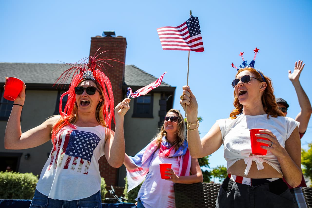 Las fiestas públicas por el Día de la Independencia de EEUU, se retoman tras ser canceladas por el brote de covid-19 que generó la segunda crisis de salud en el estado durante el verano de 2020.