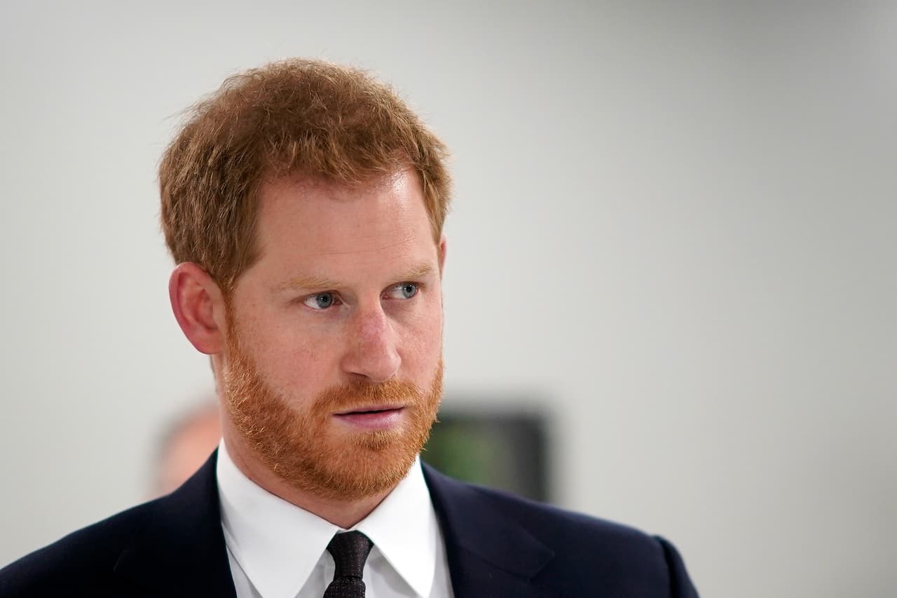 El príncipe Harry estaría molesto por los rumores que han trascendido sobre el supuesto mal humor de su esposa Meghan Markle; especialmente luego de que se hiciera público el presunto apodo que los empleados de palacio le tienen.