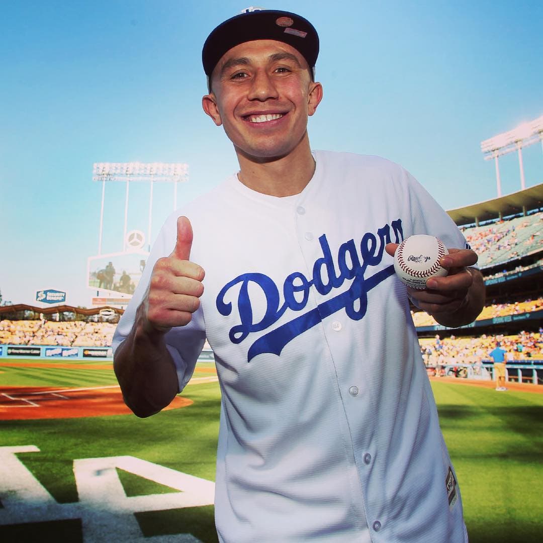 Gennady Golovkin no solo se apasiona por el boxeo, también por el béisbol de los Dodgers.