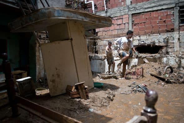 El fenómeno provocó la crecida de ríos y quebradas en varias regiones de Honduras, aunque no de gran magnitud como se temía hasta ayer cuando, incluso, no se descartaba que "Matthew", antes de que tocara Nicaragua, se convirtiera en huracán categoría 1.