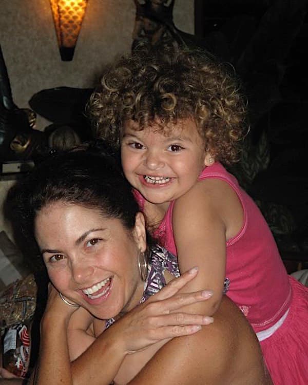 En febrero de 2005,
<a href="https://www.univision.com/famosos/lucero-mijares-revelan-error-casarse">Lucero y Mijares</a> tuvieron a su segundo retoño, Lucerito, que, a diferencia de su hermano, ya está empezando una carrera como cantante.
<br>