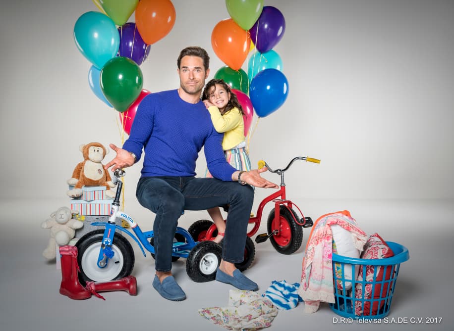 Finalmente en 2017, grabó 'Papá a toda madre' al lado de Maite Perroni, donde interpretó a Mauricio López Garza, su primer personaje con tintes de comedia. En esta historia vimos cómo pasó de ser un casanova empedernido a un papá amoroso y responsable que daría la vida por su hija, Anifer.